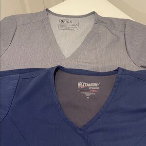 Bundle of 2 Scrub Tops. 1 Figs 1 Greys Anatomy VNeck Workabable Wardrobe Women M